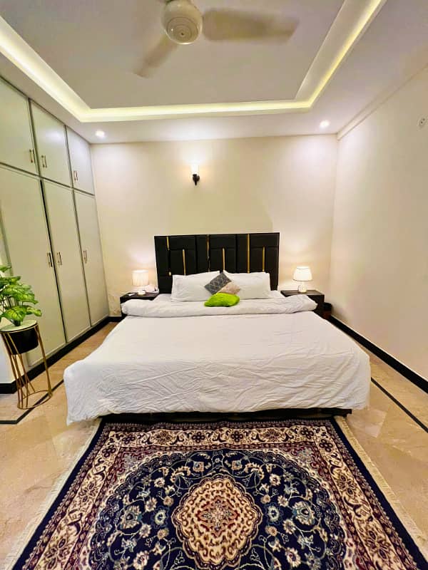 One bed room flat available e11 2