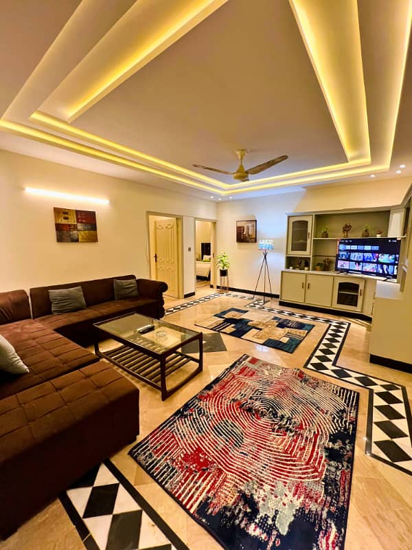 One bed room flat available e11 4