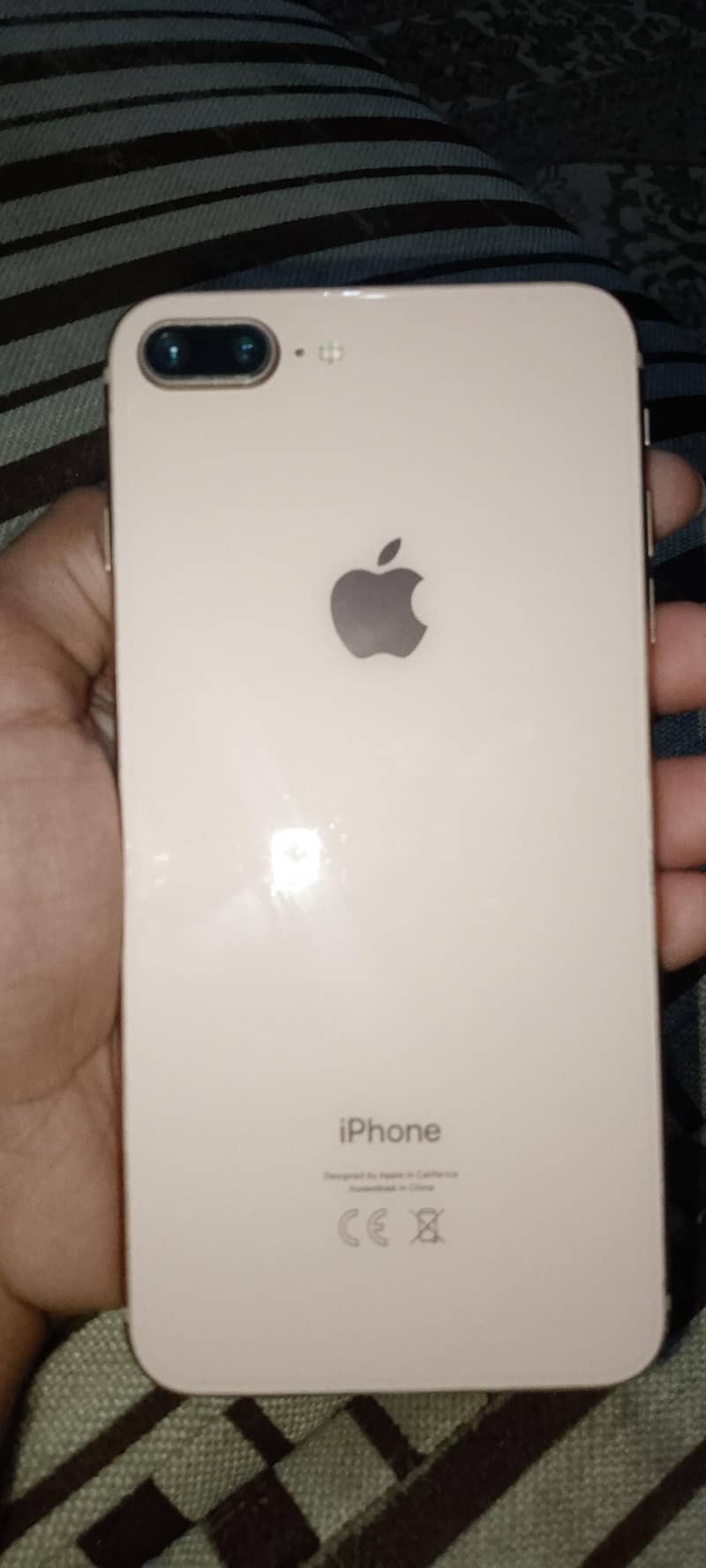 Apple iPhone 8 Plus 0