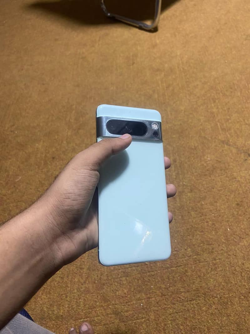 Google Pixel 8 Pro 2