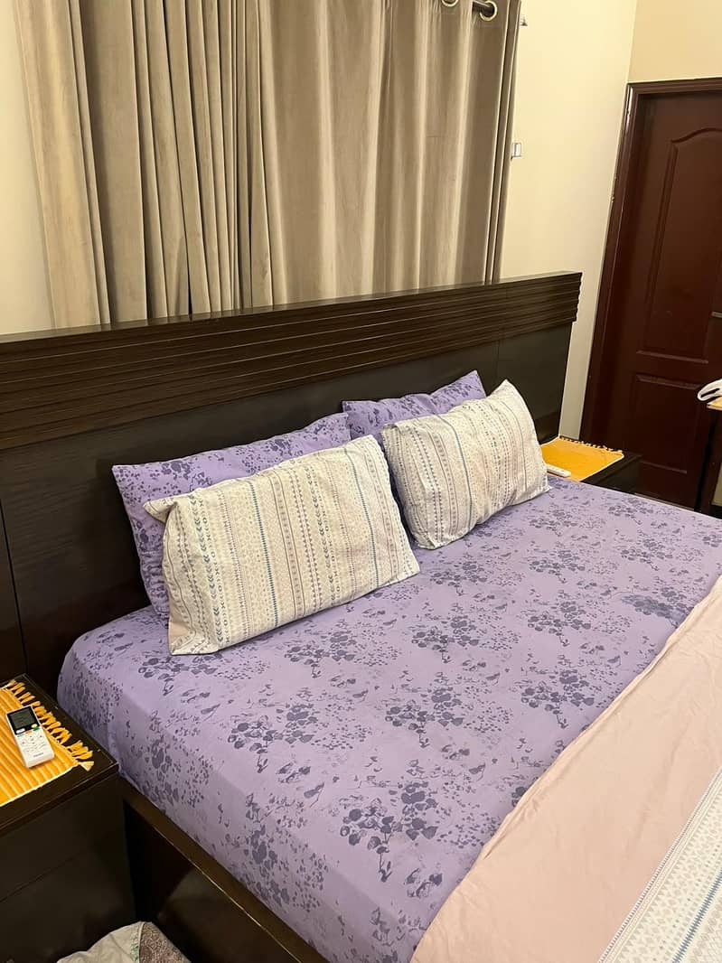 king bed interwood design 1