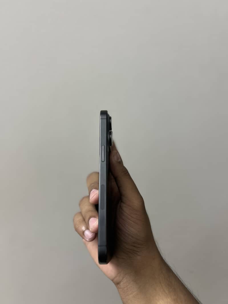 Apple iPhone 15 Pro Max 1