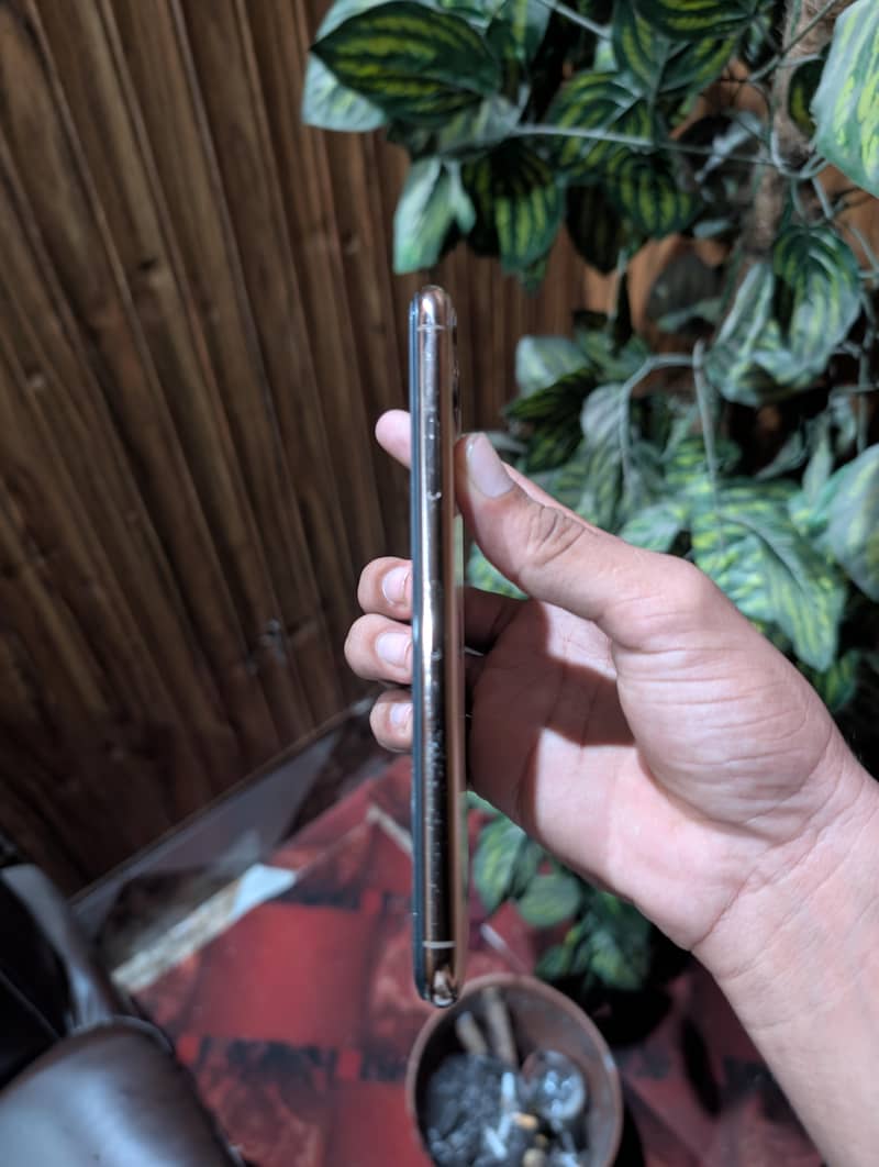 Apple iPhone 11 Pro Max 2