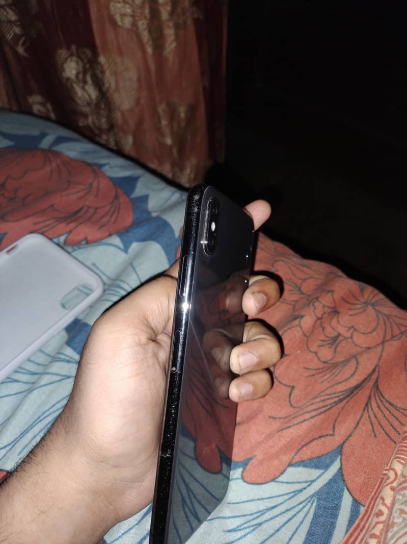 Apple iPhone XS Max 1