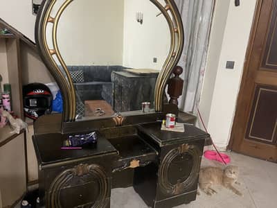 2 side table and dressing table for sale