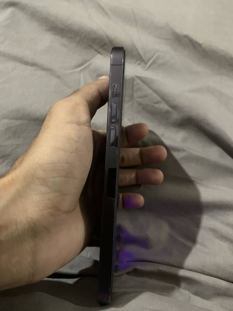 Apple iPhone 14 Pro Max 4