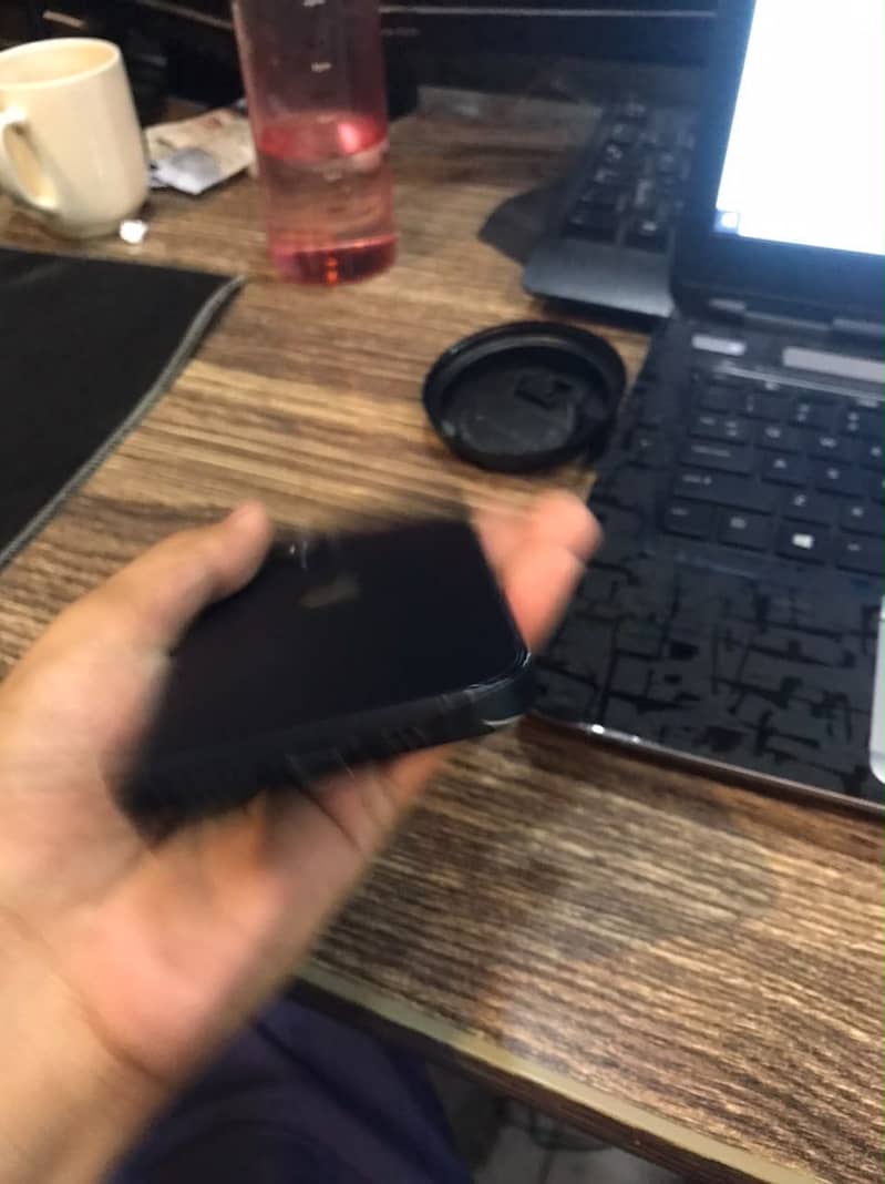 Apple iPhone 13 1