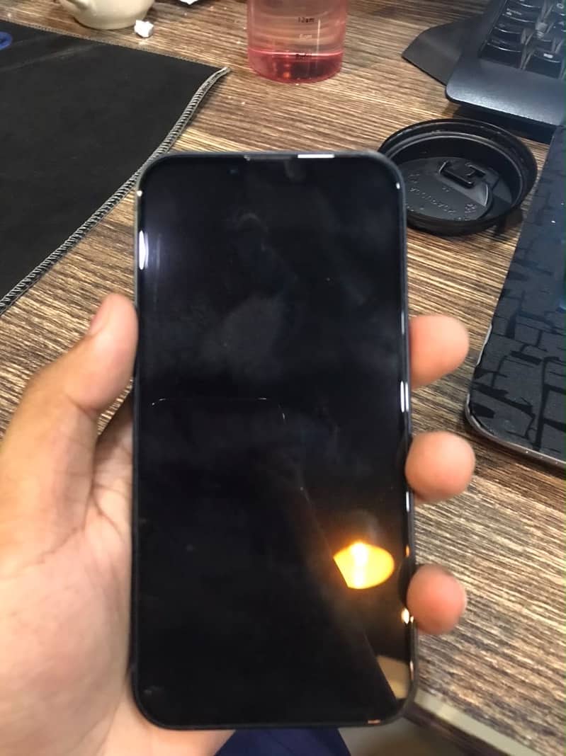 Apple iPhone 13 4