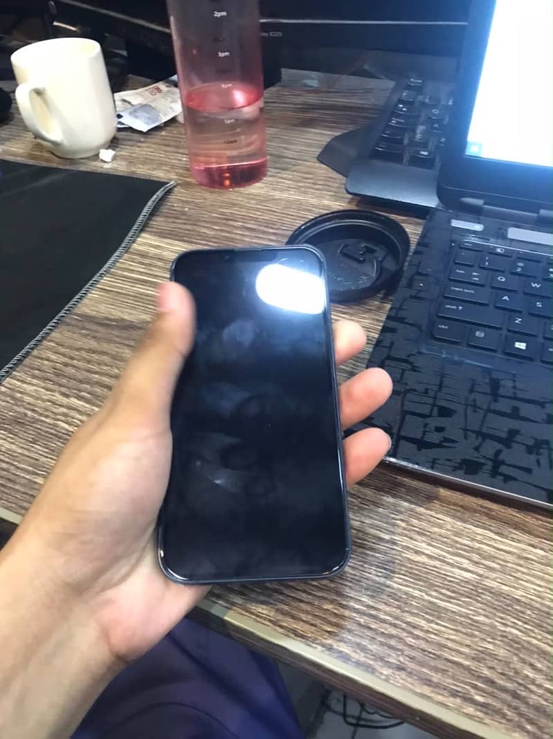 Apple iPhone 13 6