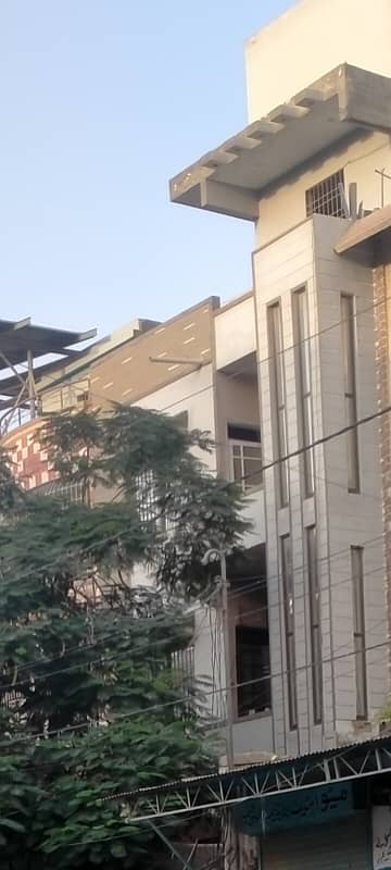 North Karachi vip sector 5L 120 Gaz G+3 Rcc main 100 fit road top cillas house