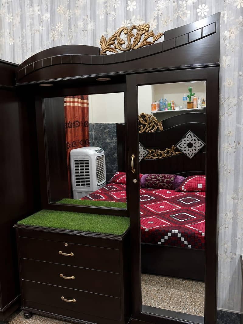 dressing table 0
