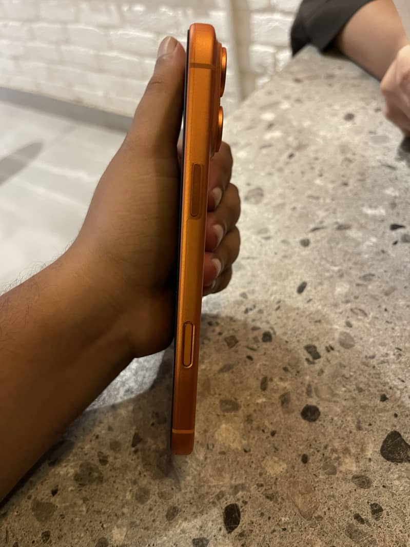 Apple iPhone 17 Pro Max 2