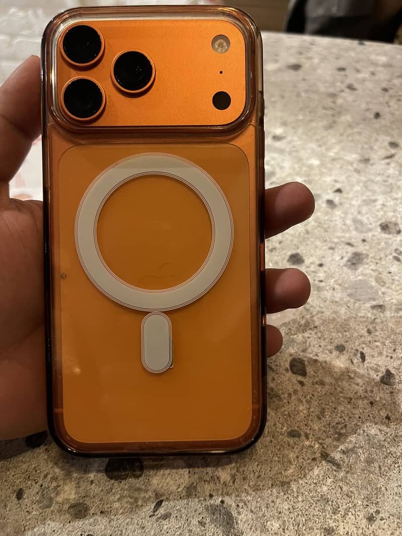 Apple iPhone 17 Pro Max 4