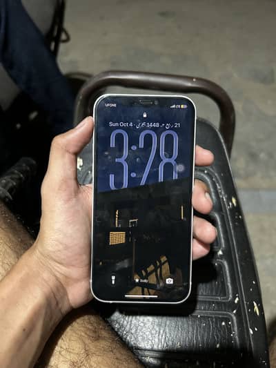 Apple iPhone 12
