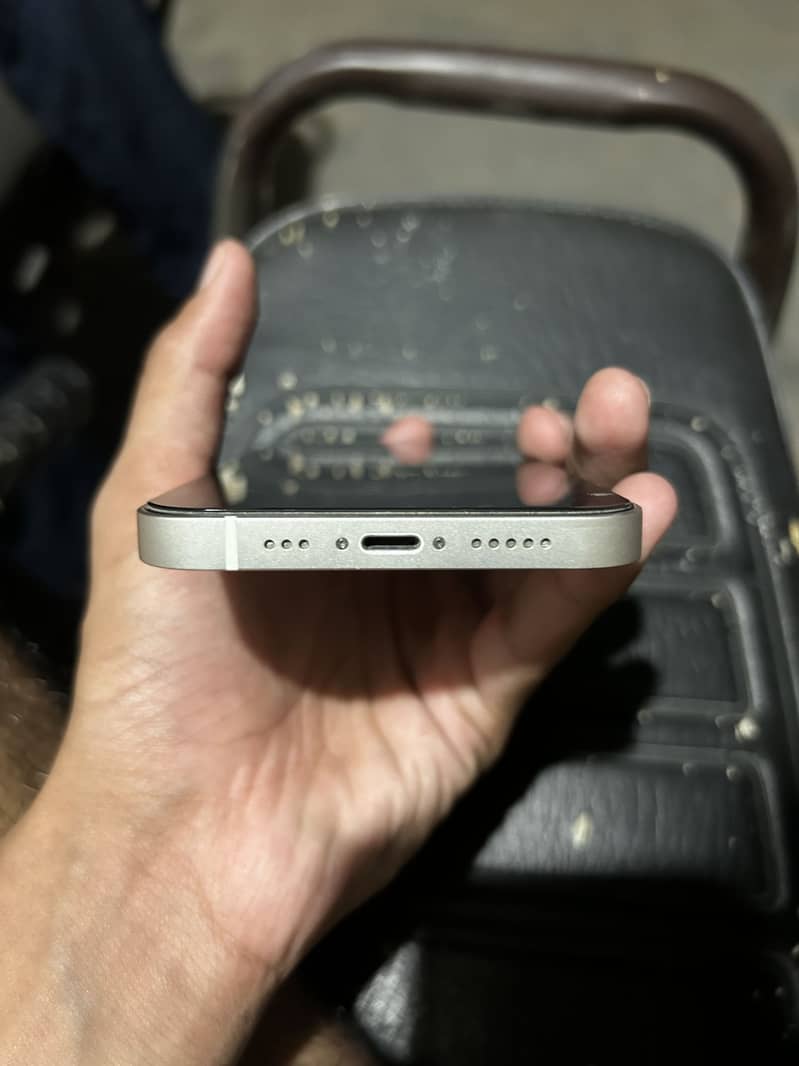 Apple iPhone 12 1
