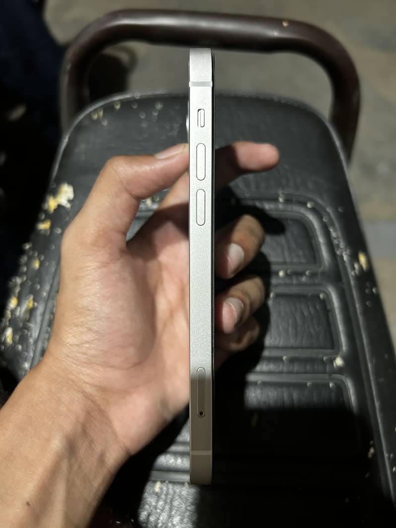 Apple iPhone 12 3