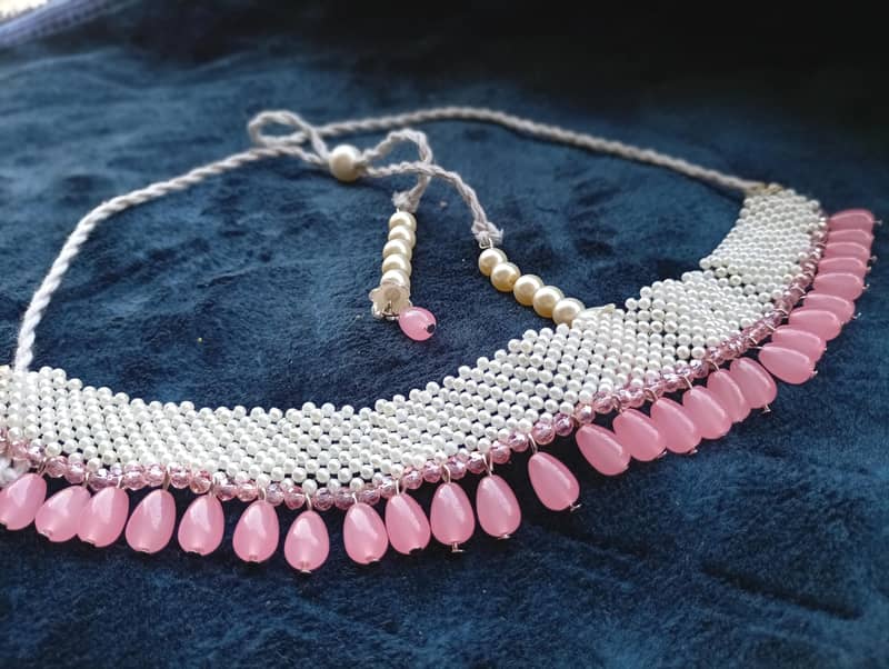 beaded chocker 2