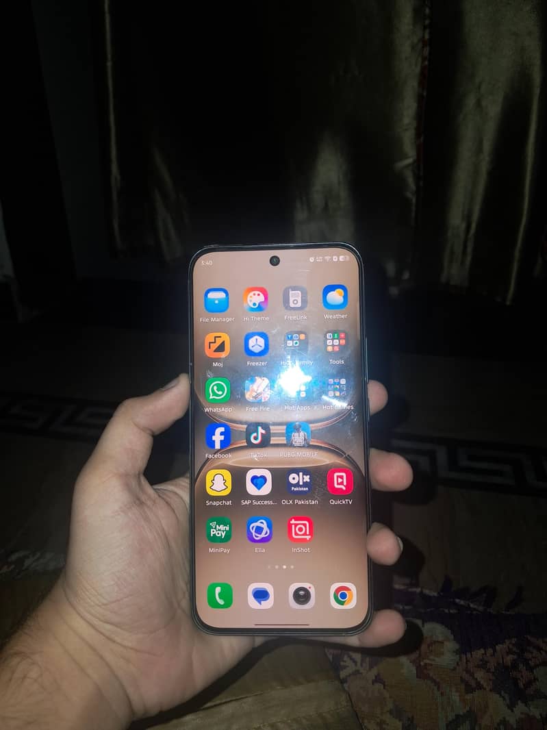 Tecno 40 pro plus 3
