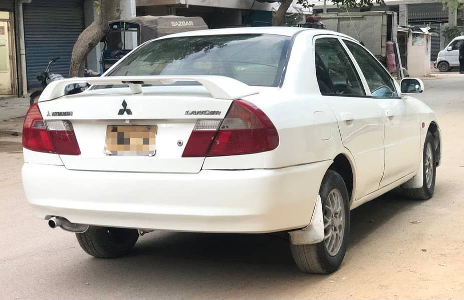 Lancer GLX Automatic Full Option 5