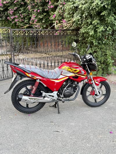 Honda CB150 F 2026 graphics only 2200kms driven 10/10 condition