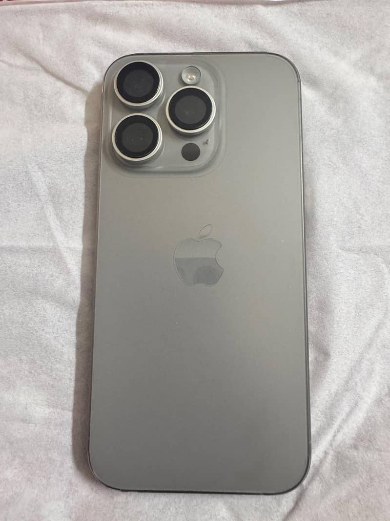 Apple iPhone 15 Pro 0