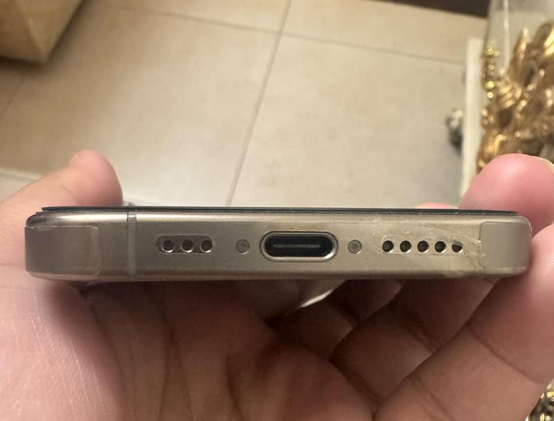 Apple iPhone 15 Pro 2