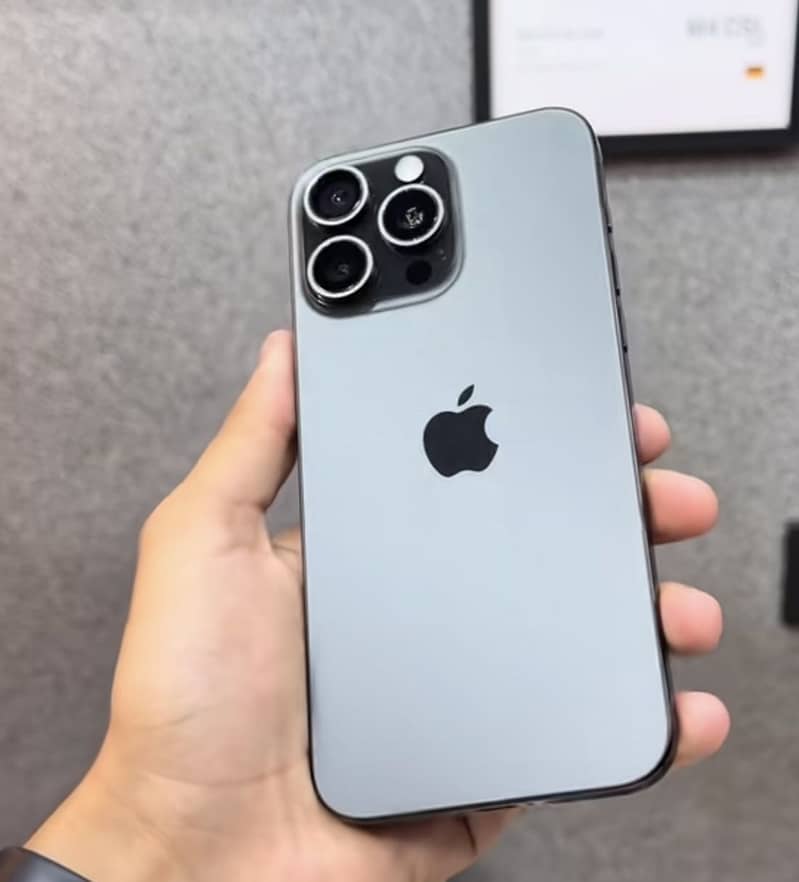Apple iPhone 15 Pro Max 0