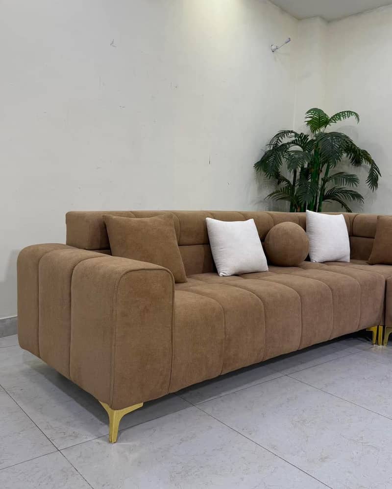 Noman sofa maker. 12