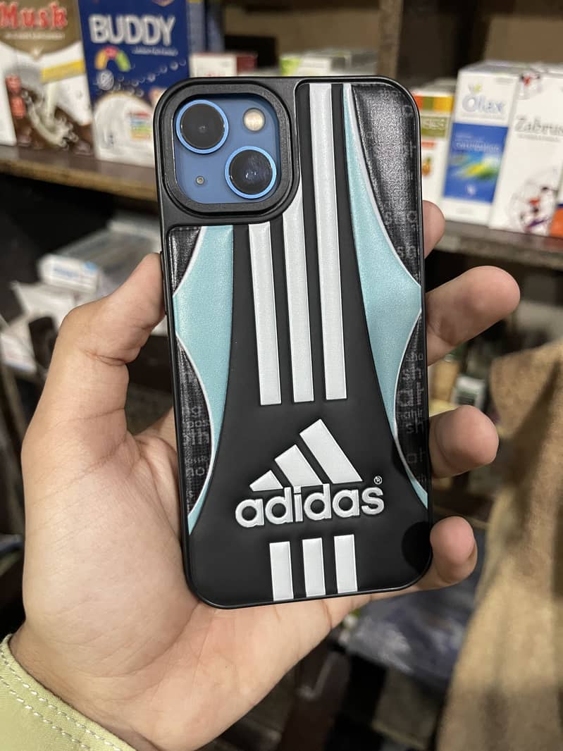 Apple iPhone 13 0