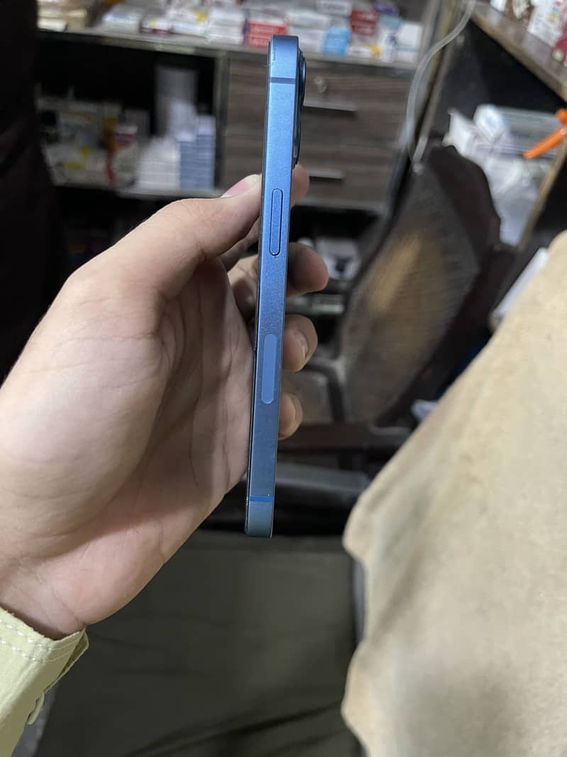 Apple iPhone 13 1