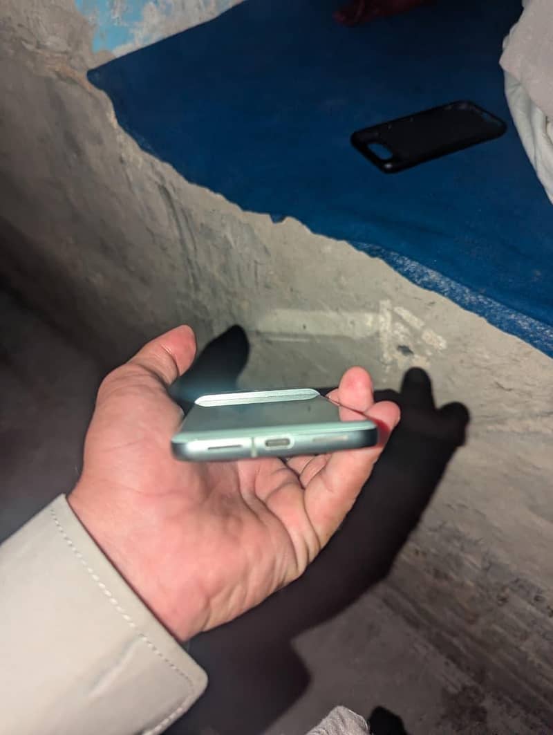 Google Pixel 8 2