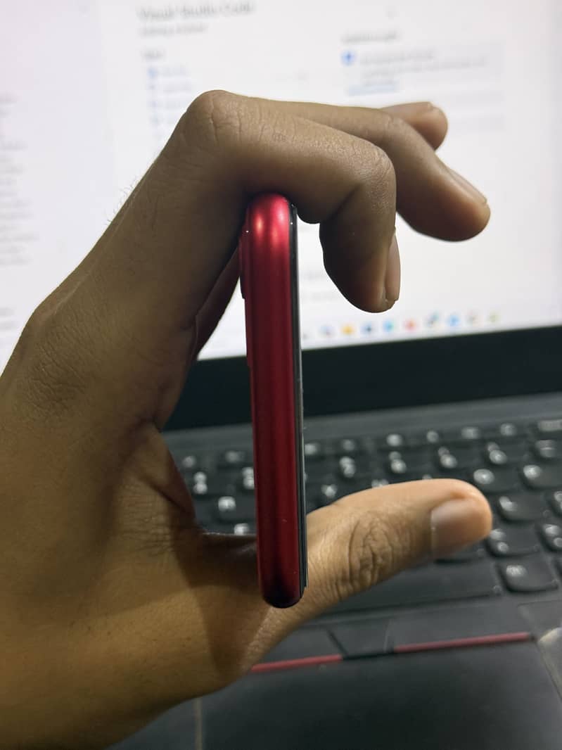 Apple iPhone 11 4