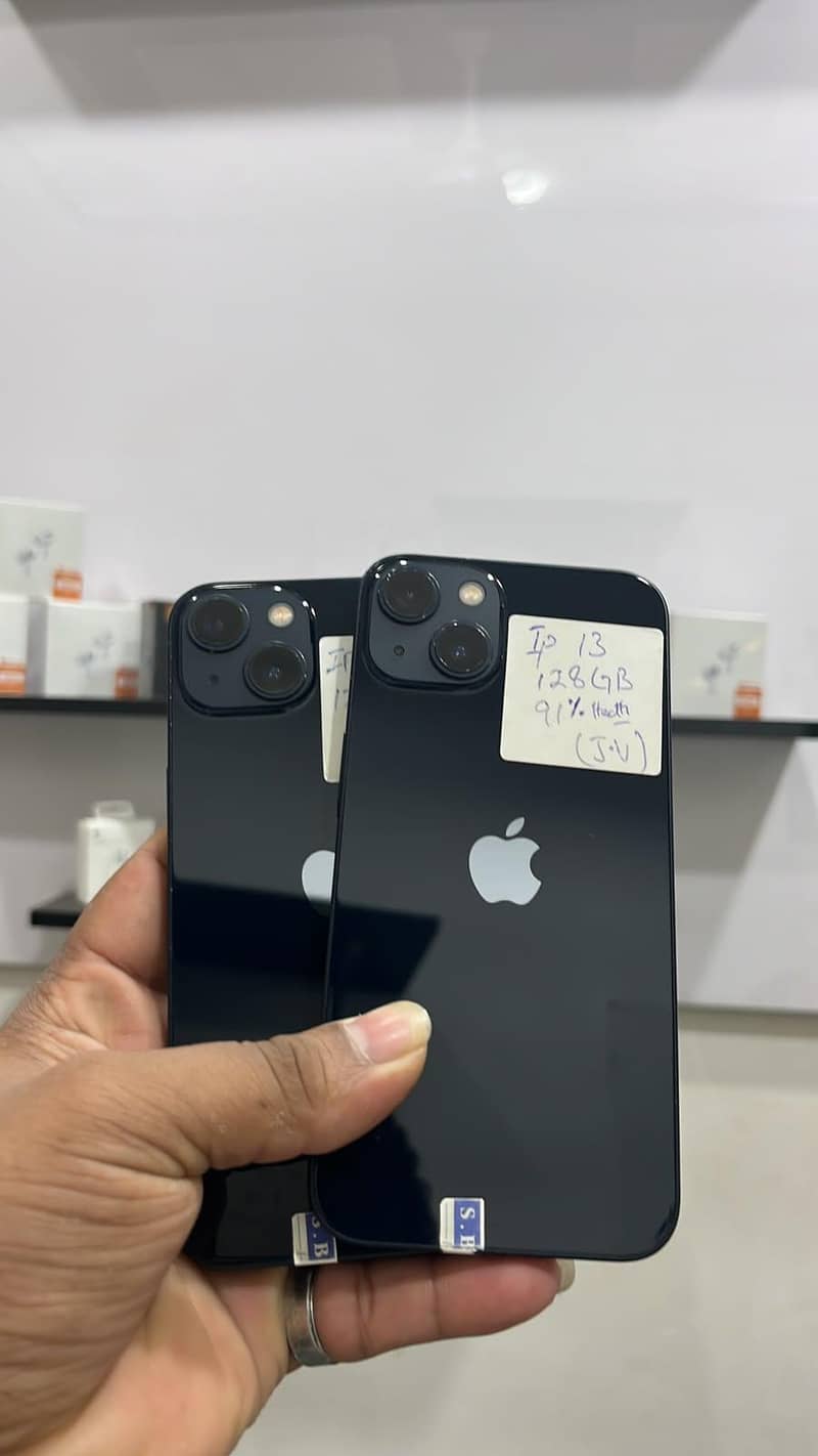 Apple iPhone 13 0