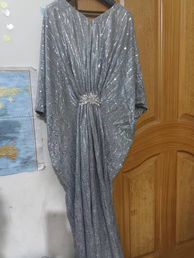 Stylish kaftan in 10/10 condition . .
