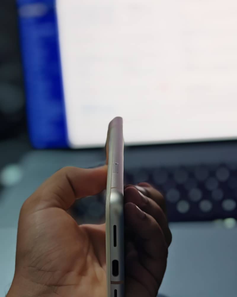 Google Pixel 8 2