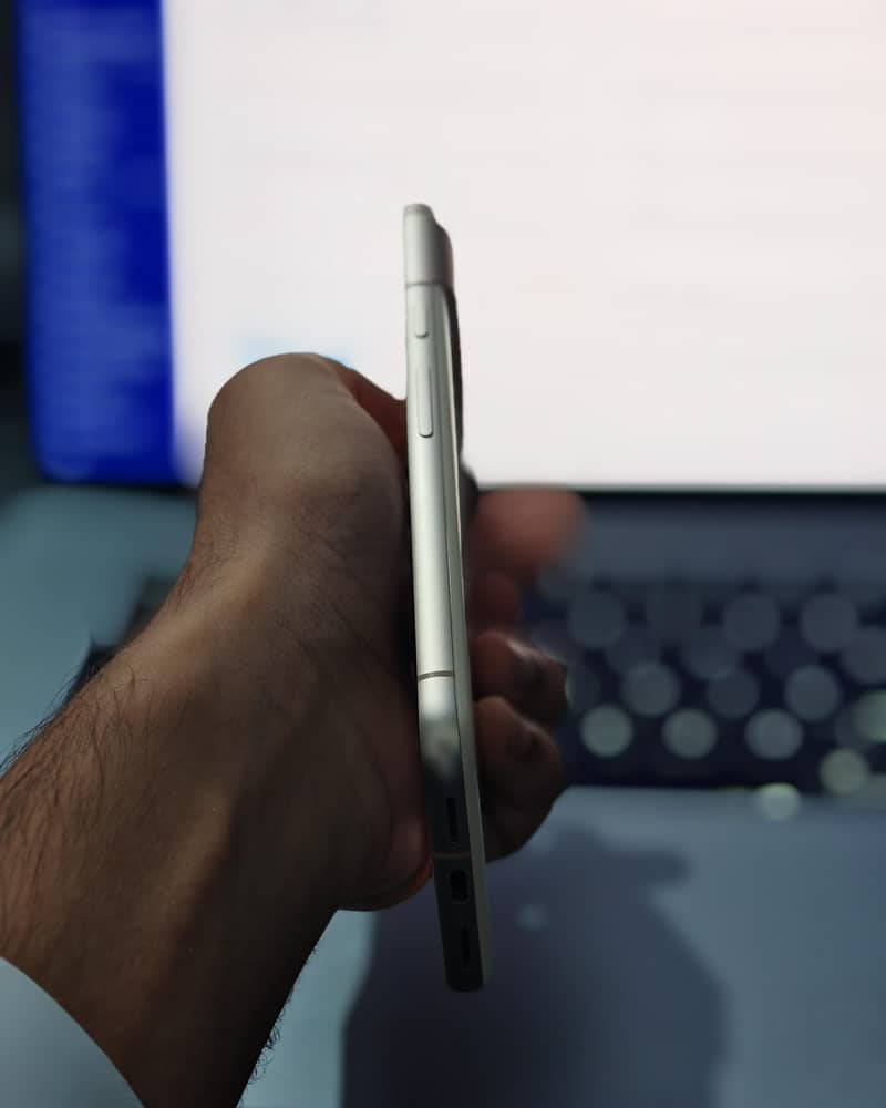 Google Pixel 8 7