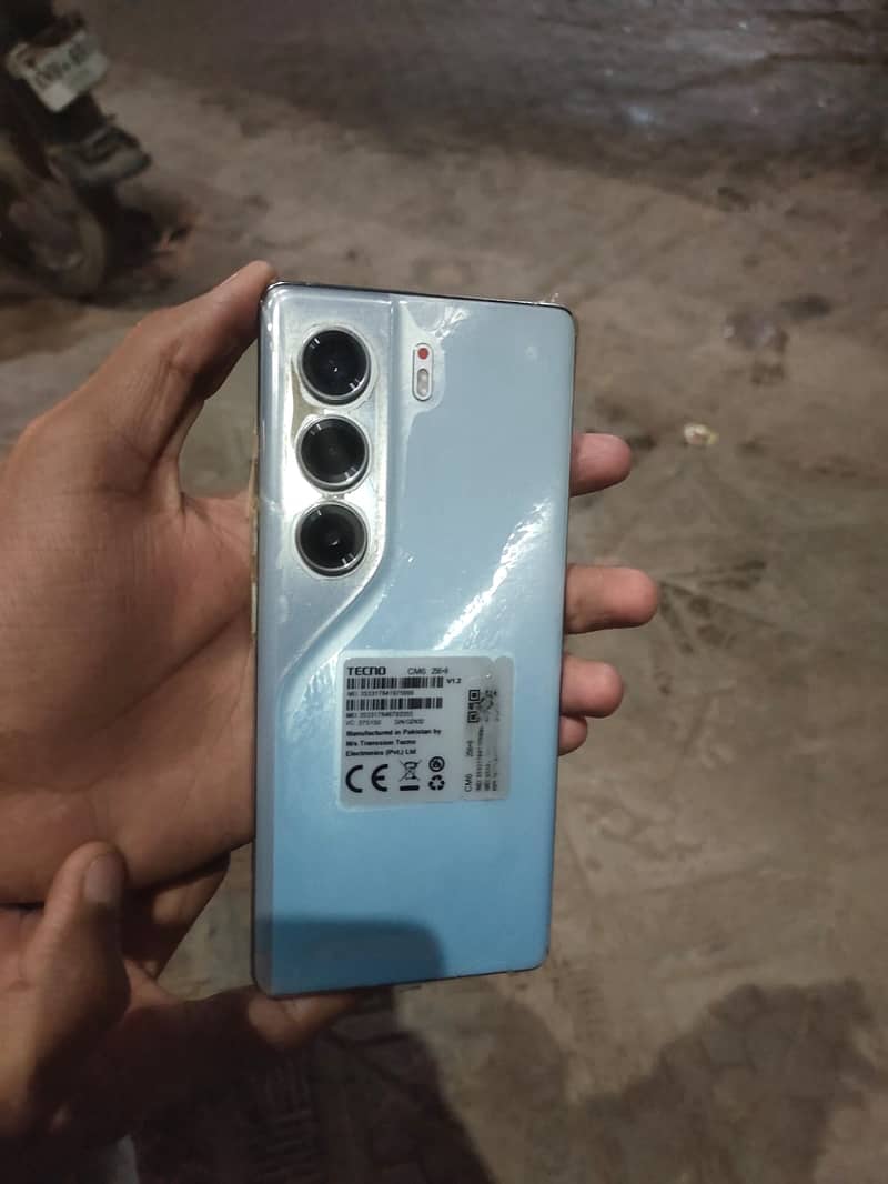 Tecno CAMON 40 Pro 0