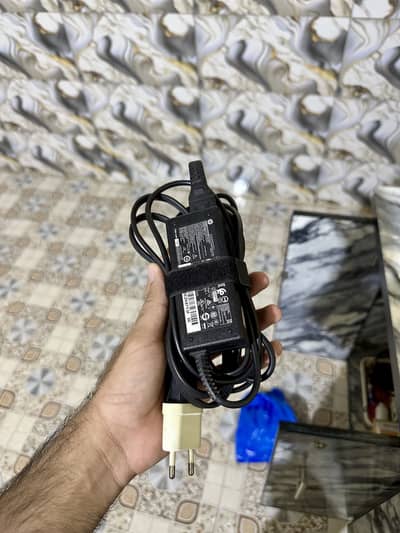Orignal HP 65 watts Laptop Charger