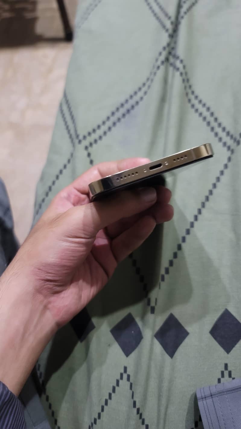 Apple iPhone 12 Pro Max 7