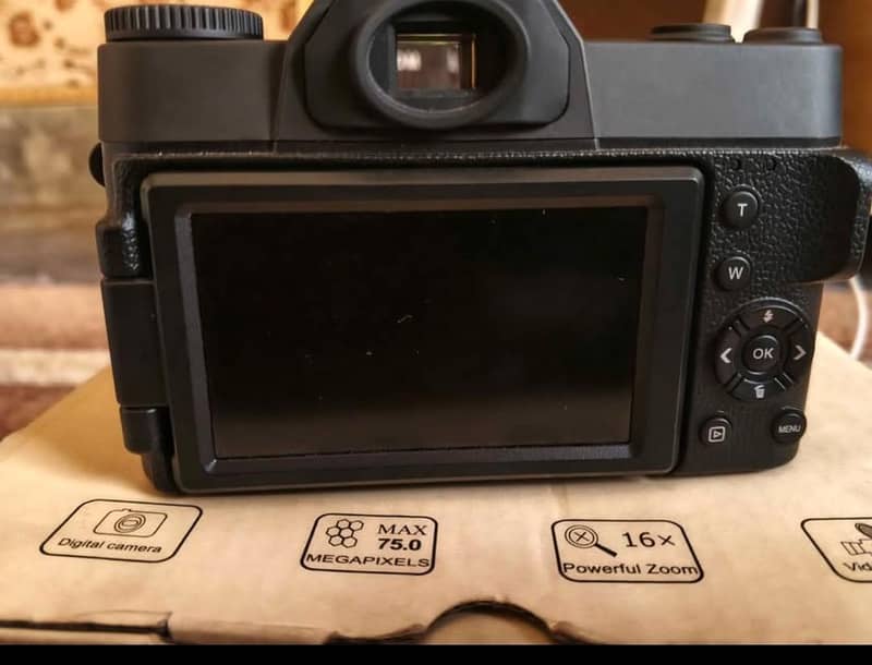 Digital Camera 0