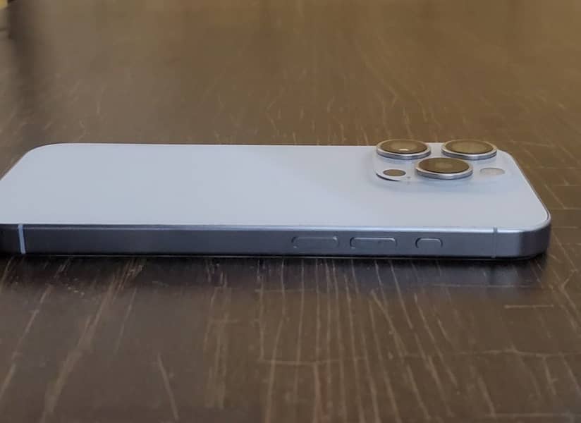 Apple iPhone 15 Pro 1