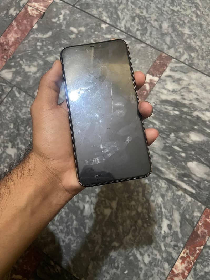 Apple iPhone 11 Pro Max 1