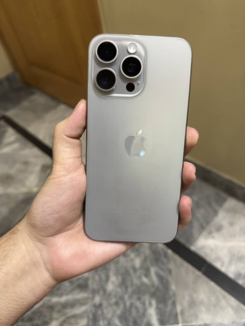 Apple iPhone 15 Pro Max JV 6