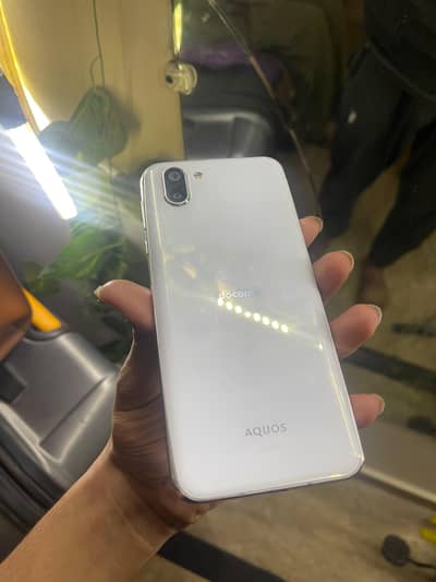 Sharp Aquos R2