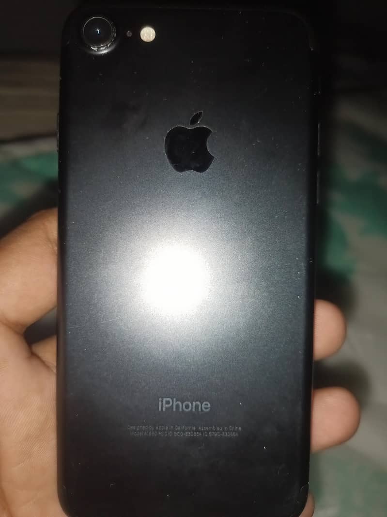 Apple iPhone 7 0