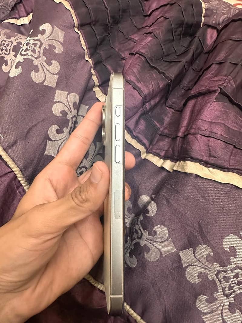 Apple iPhone 15 Pro Max 1