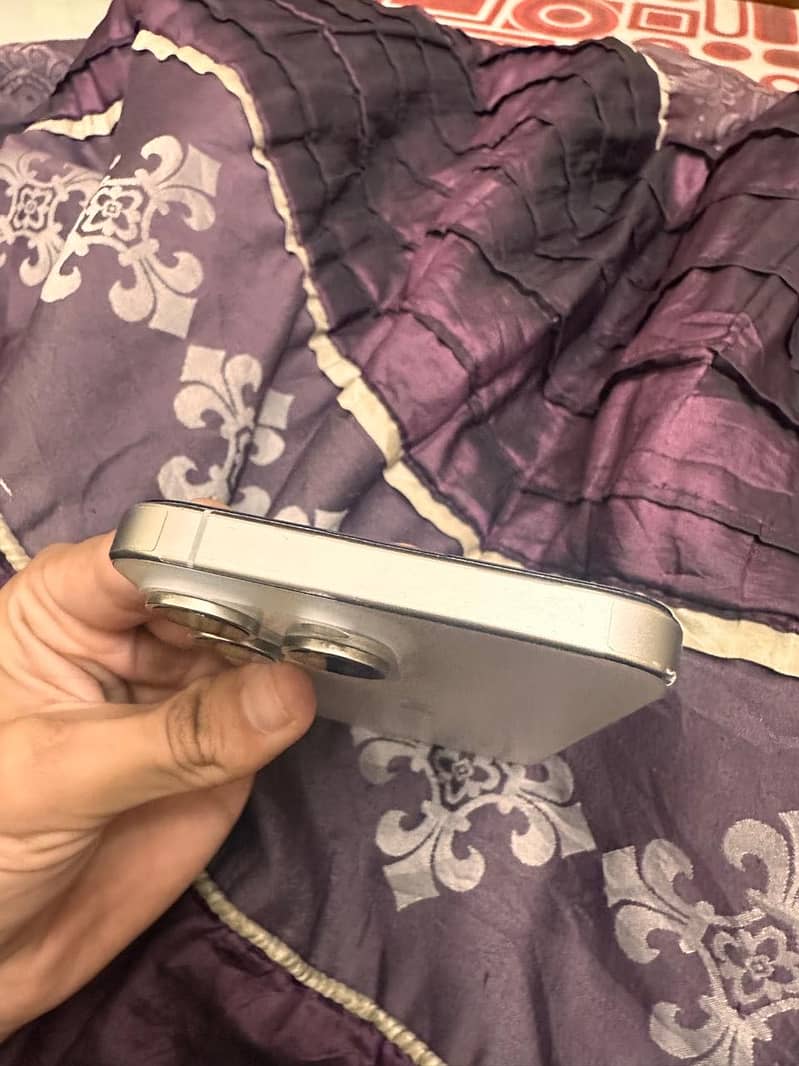 Apple iPhone 15 Pro Max 7