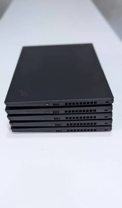 X1 CARBON (CORE I7 8th Generation) 16/256gb (LENOVO)