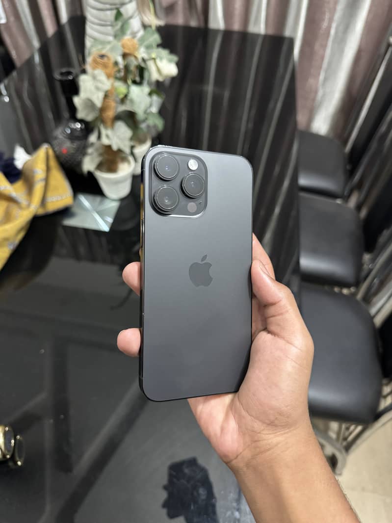 Apple iPhone 14 Pro Max 0