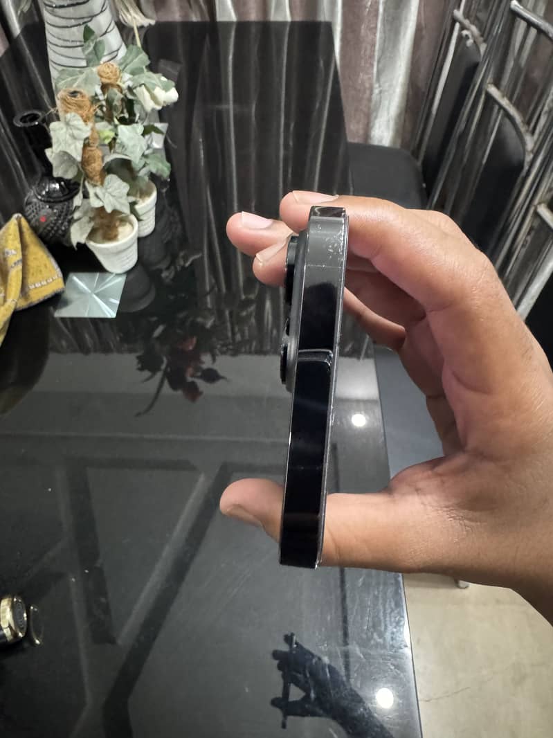 Apple iPhone 14 Pro Max 3